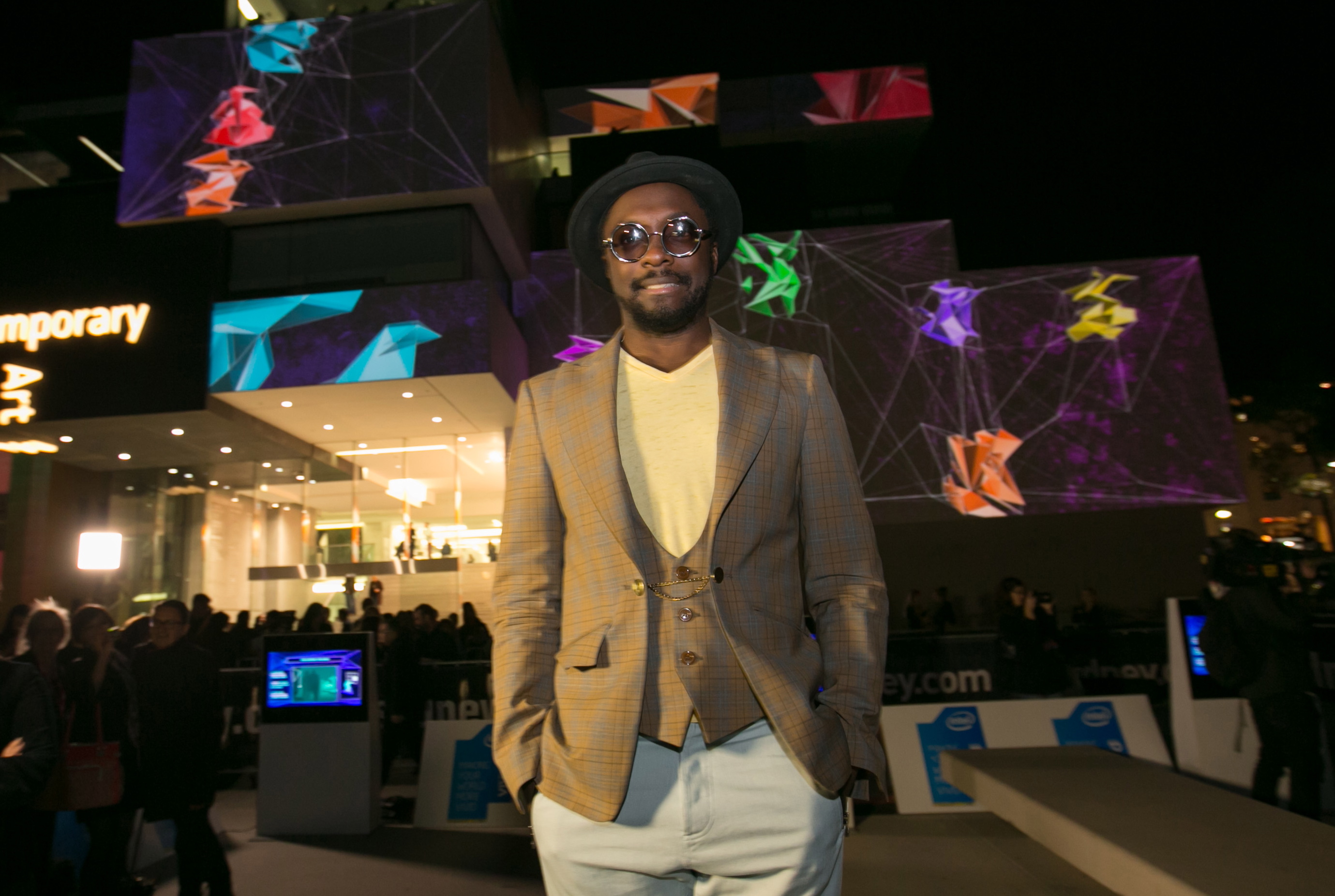 Will.i.am-Vivid-Sydney-006.jpg